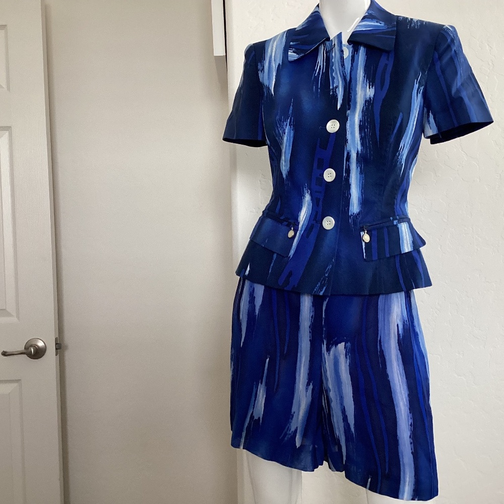 Laurel by Escada, blazer/ blouse, sz 34, and shorts sz 36, blue